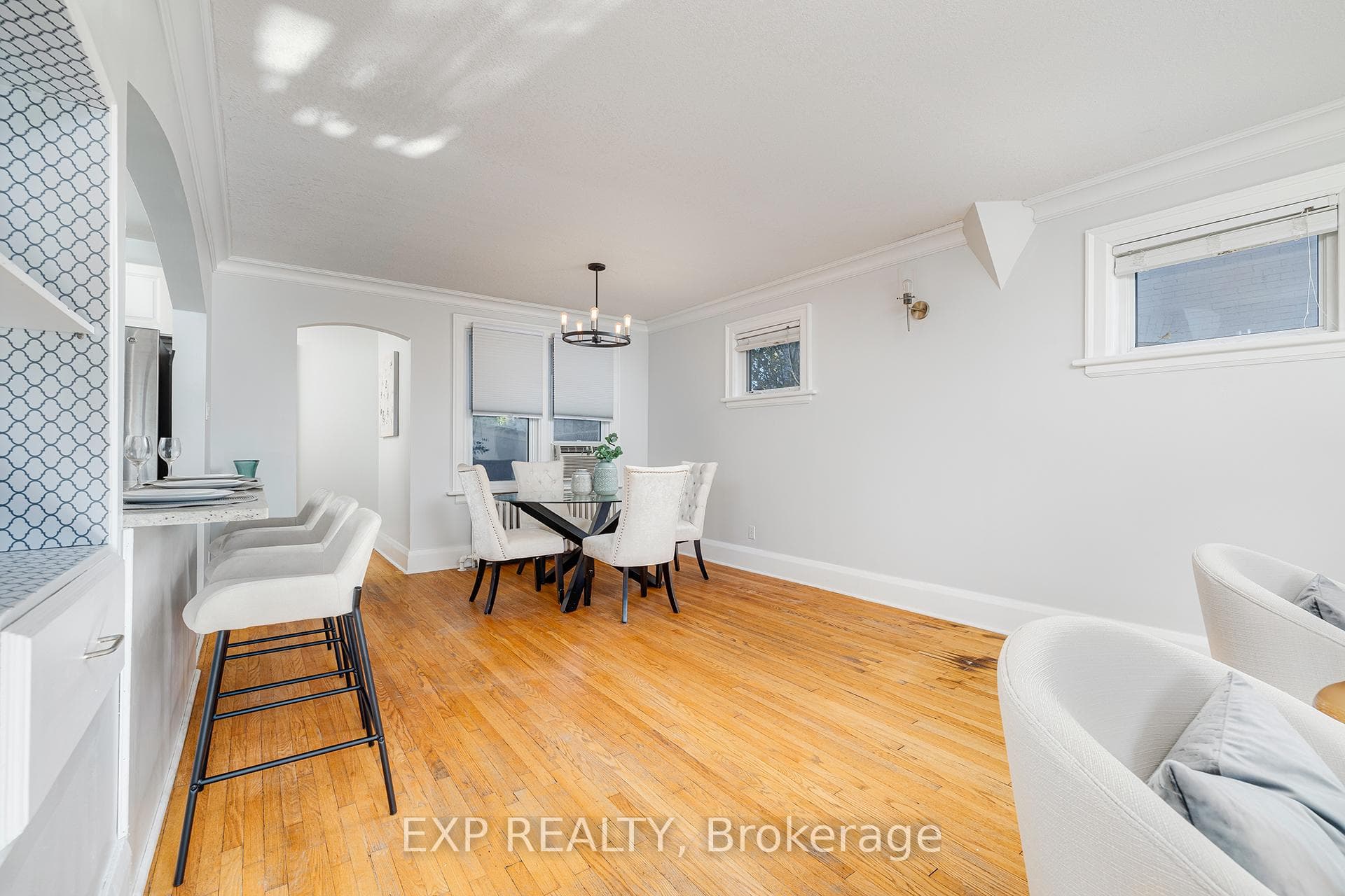116 Wellington Street photo 5