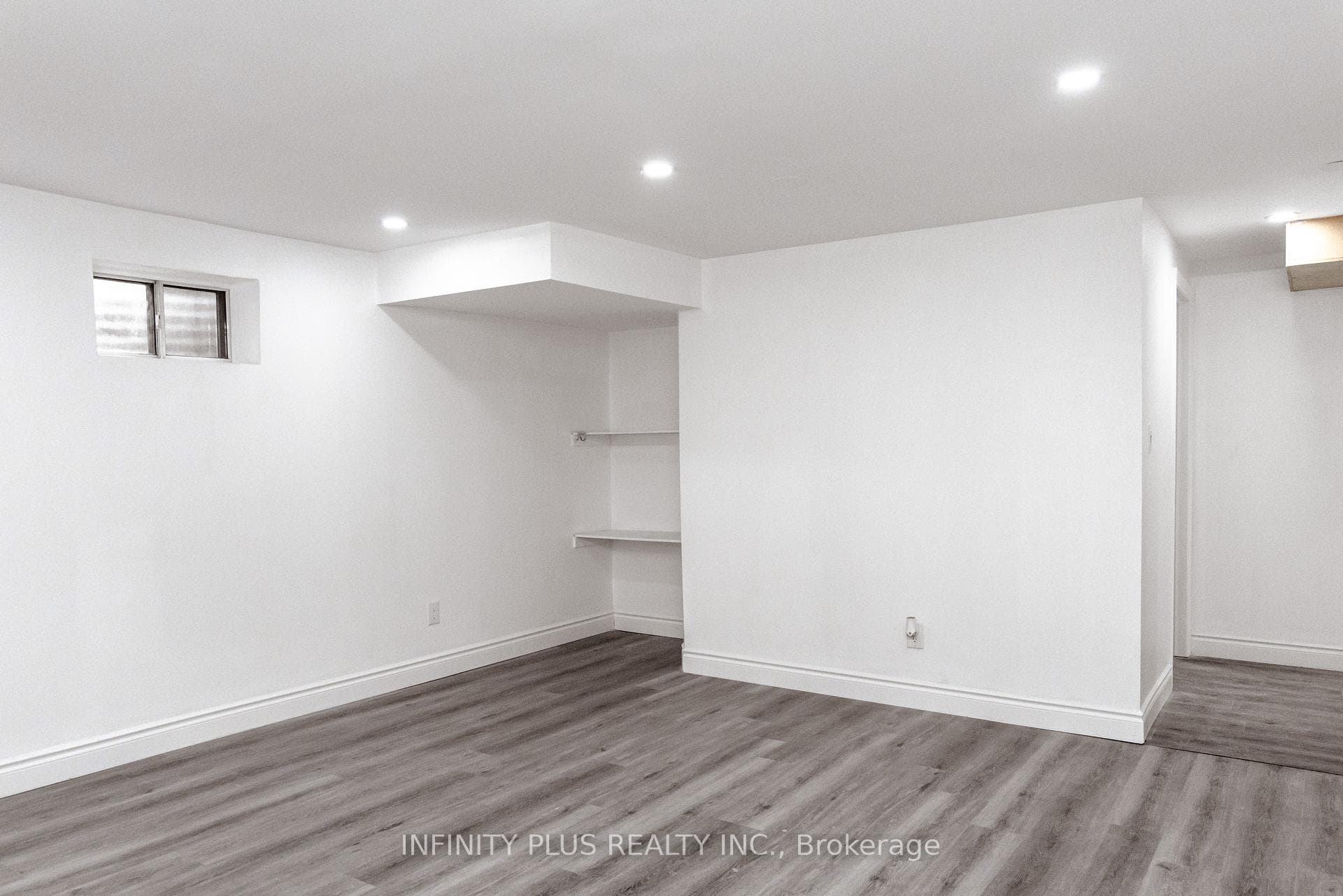 31 Autumn Boulevard photo 11