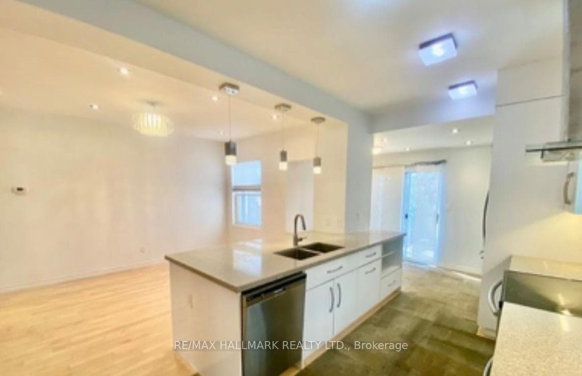228 Gainsborough Road photo 6