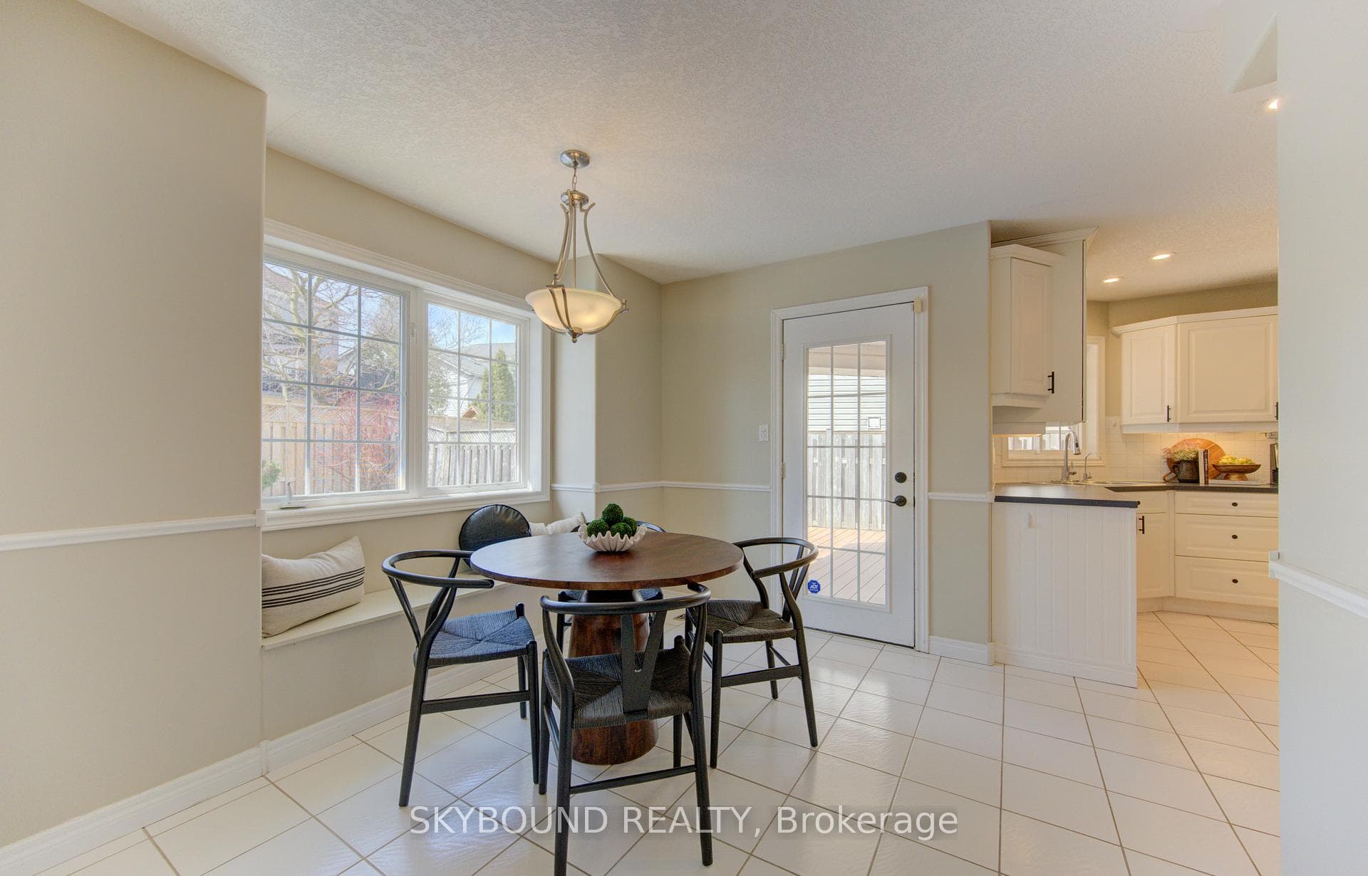 179 Bridgewater Crescent photo 14