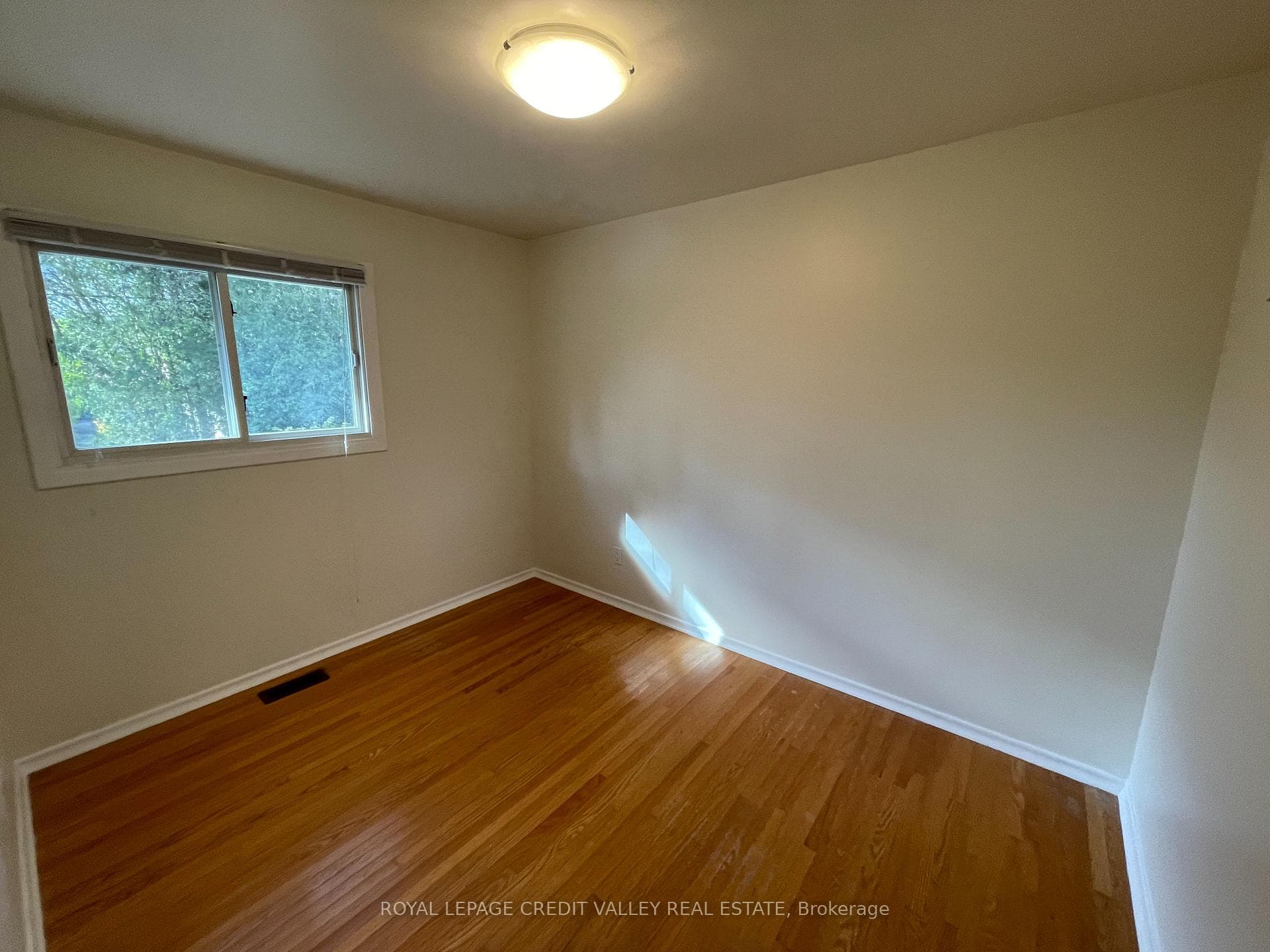88 SHERIDAN Street photo 9