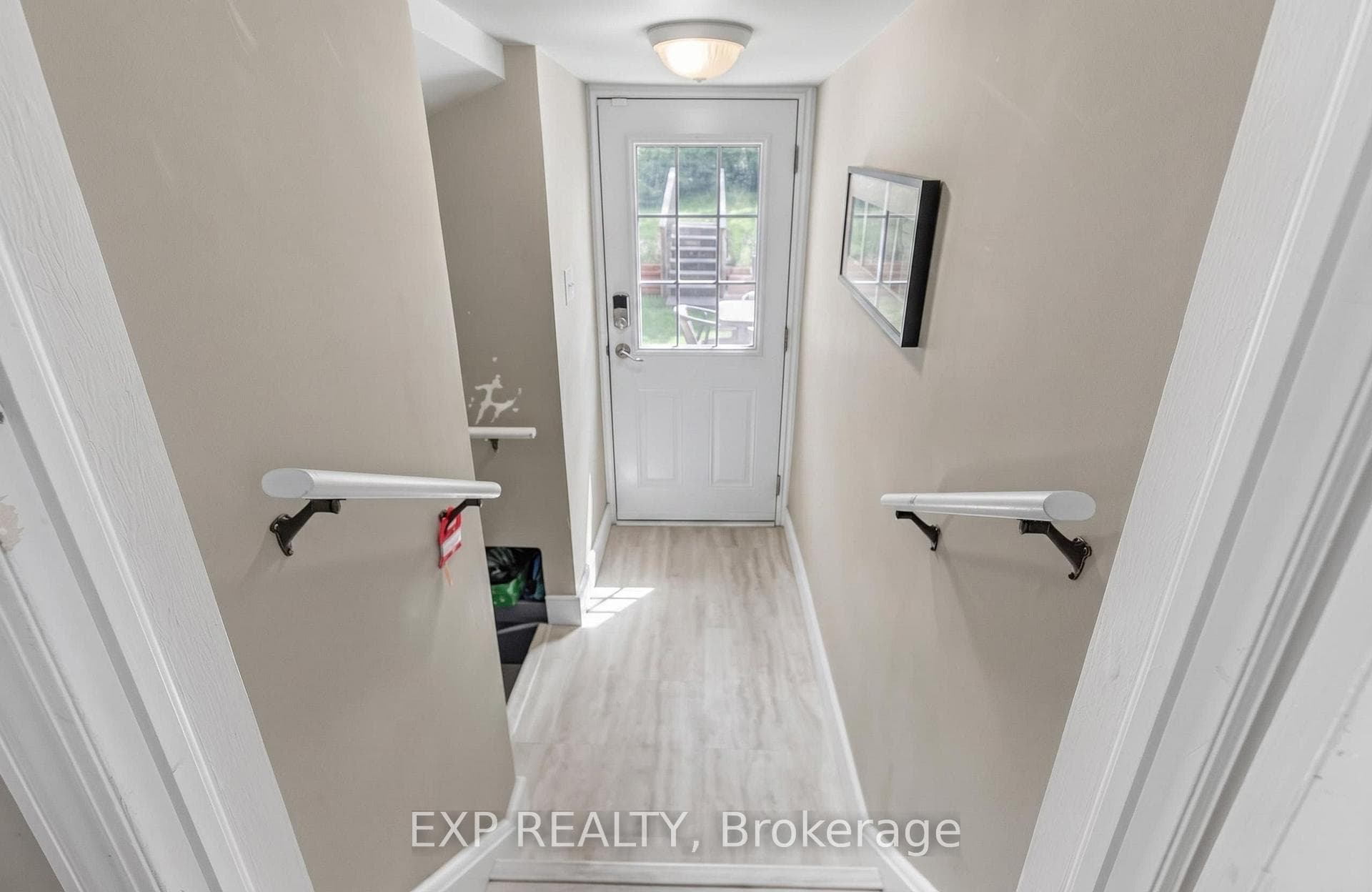 531 Philip Crescent photo 36