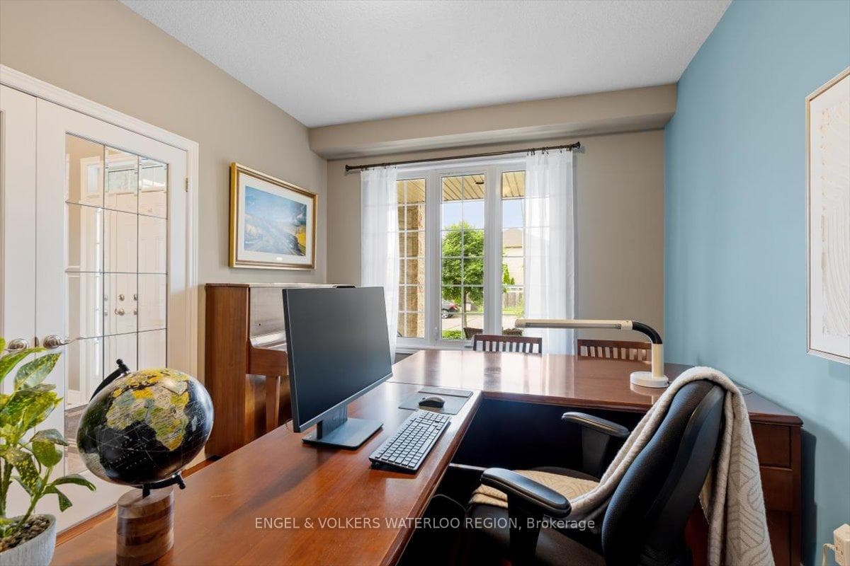 292 Townsend Drive photo 4