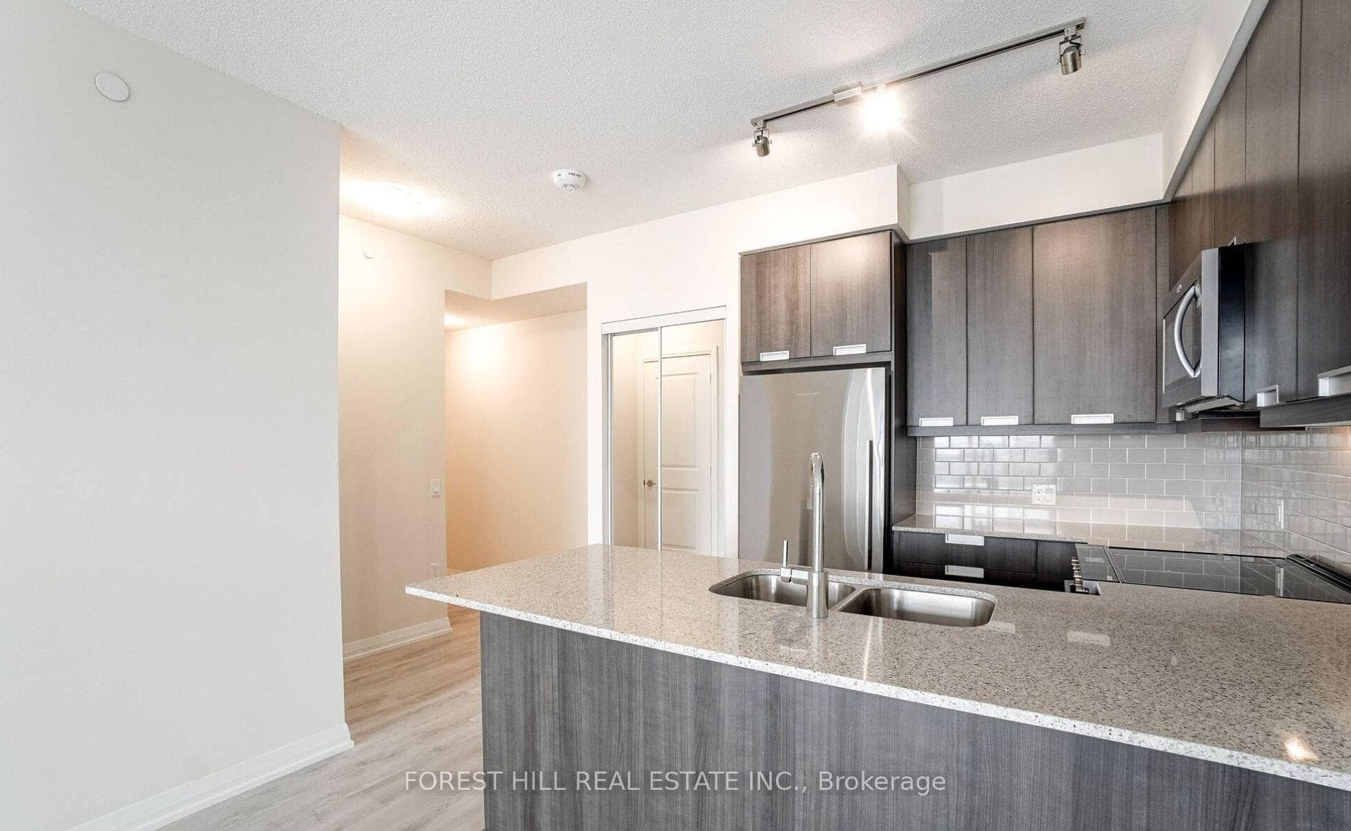 35 Watergarden Drive Unit 2611 photo 3