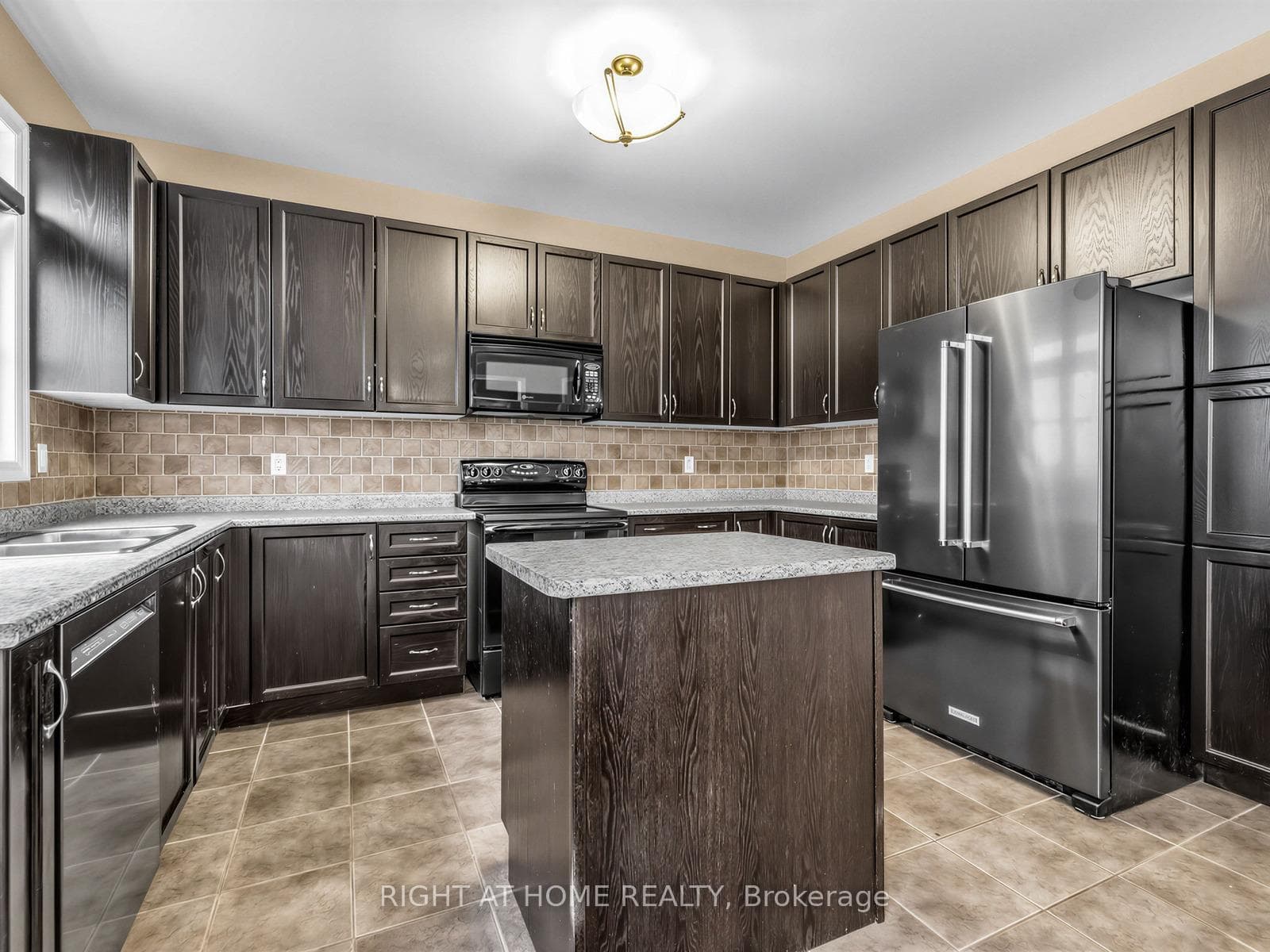 48 Harriet Crescent photo 15