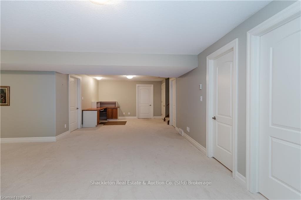 27 NORTH POINTE Drive Unit 47 photo 32