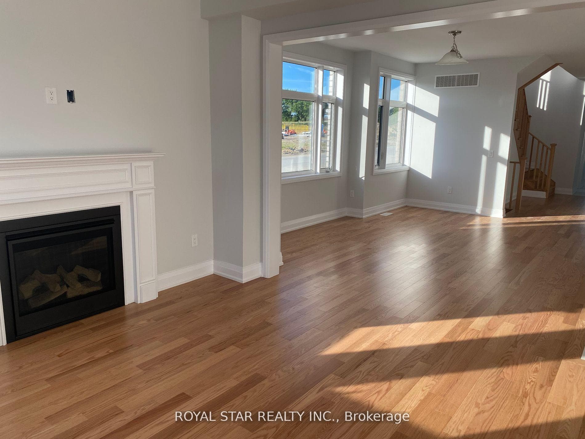 283 Harwood Avenue photo 5