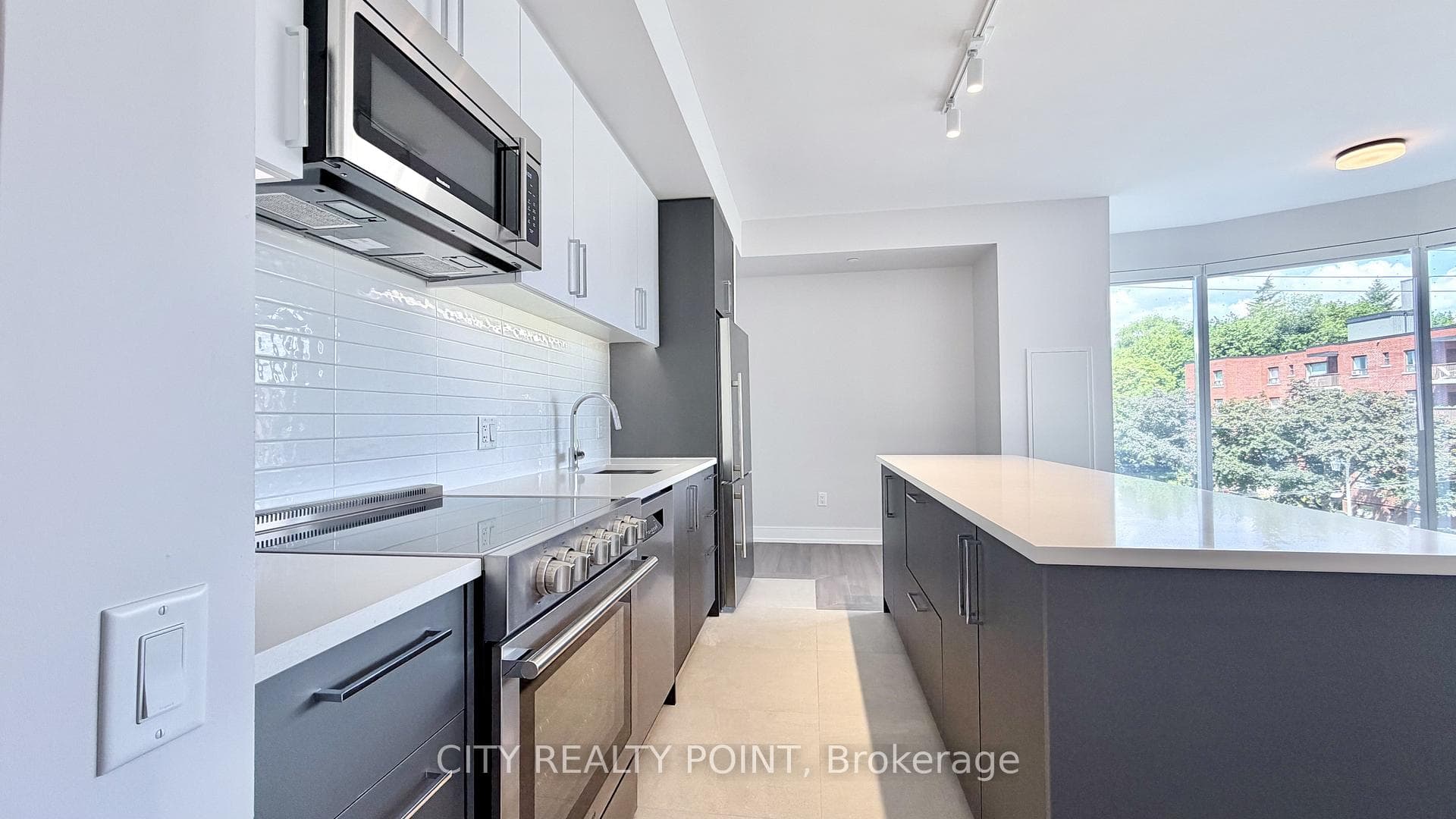 2525 Bathurst Street Unit 407 photo 6