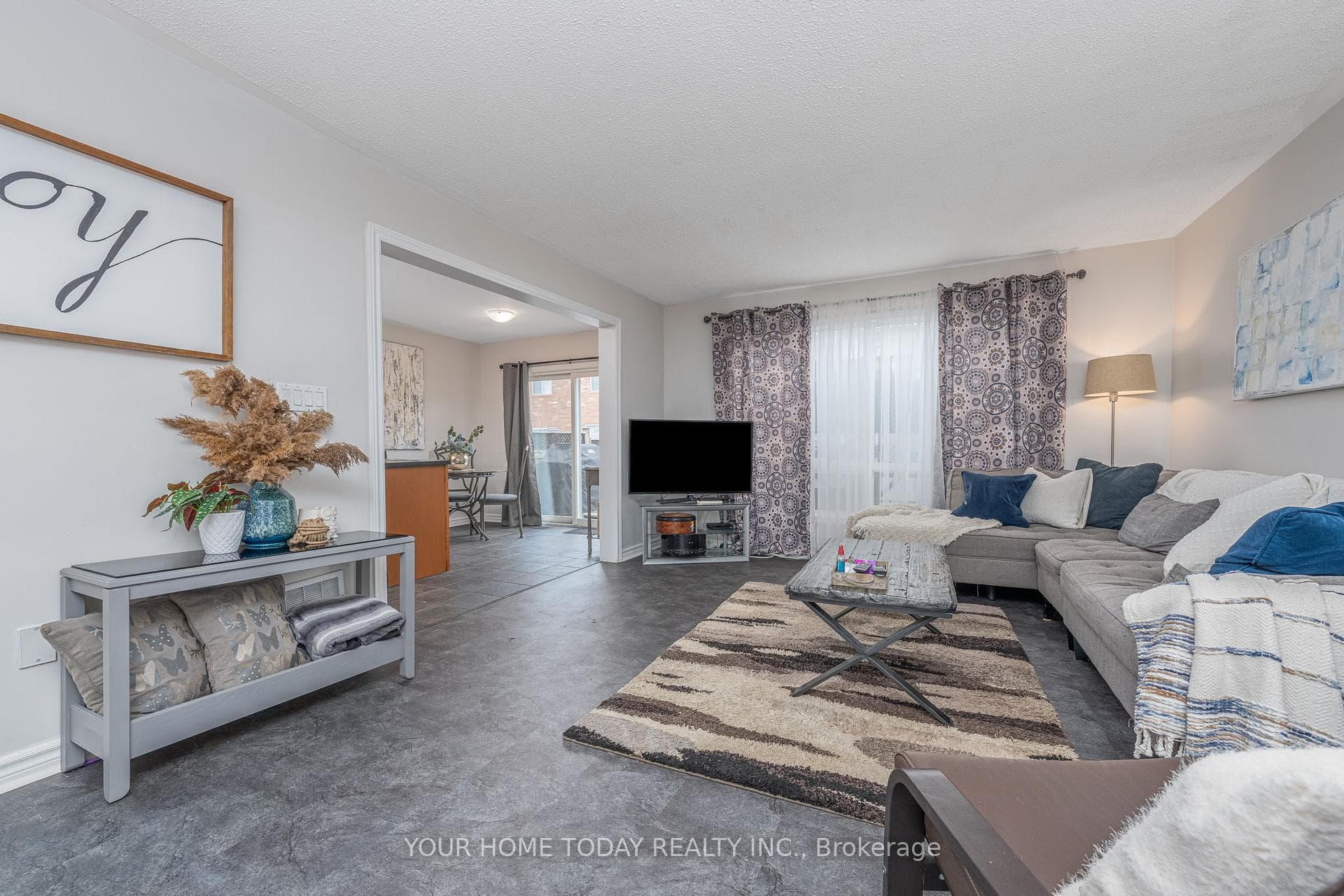 828 Gazley Circle photo 6