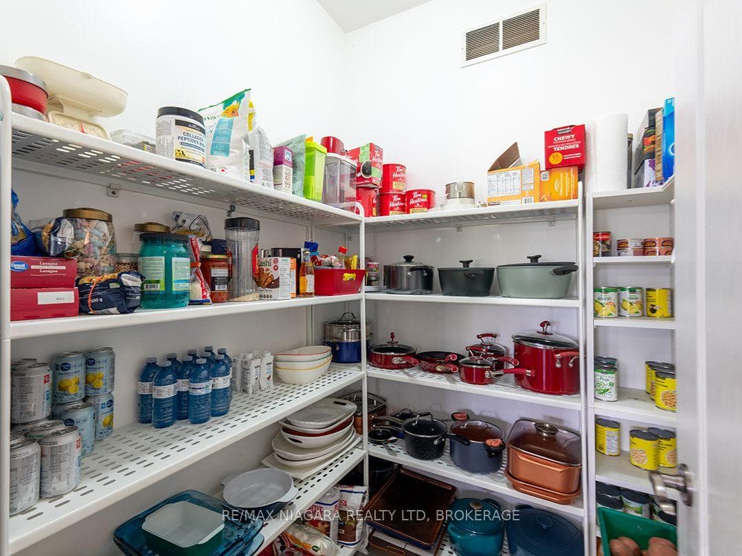 11004 Lakeshore Road photo 16