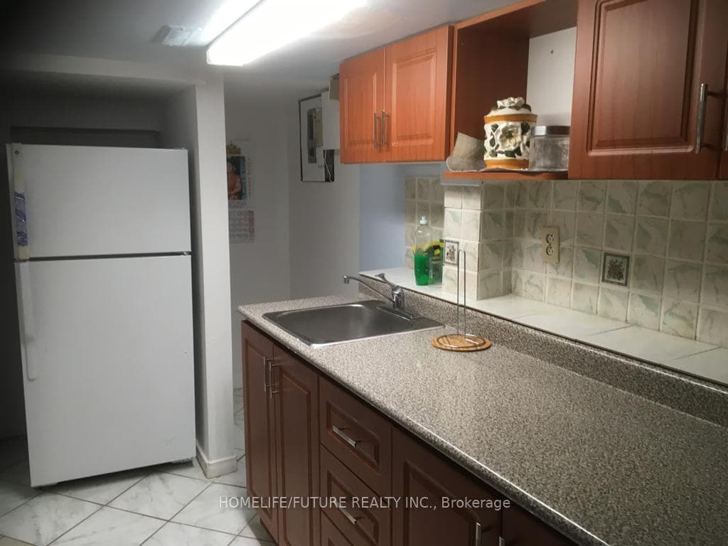 70 Oakhaven Drive Unit Bsmt photo 3