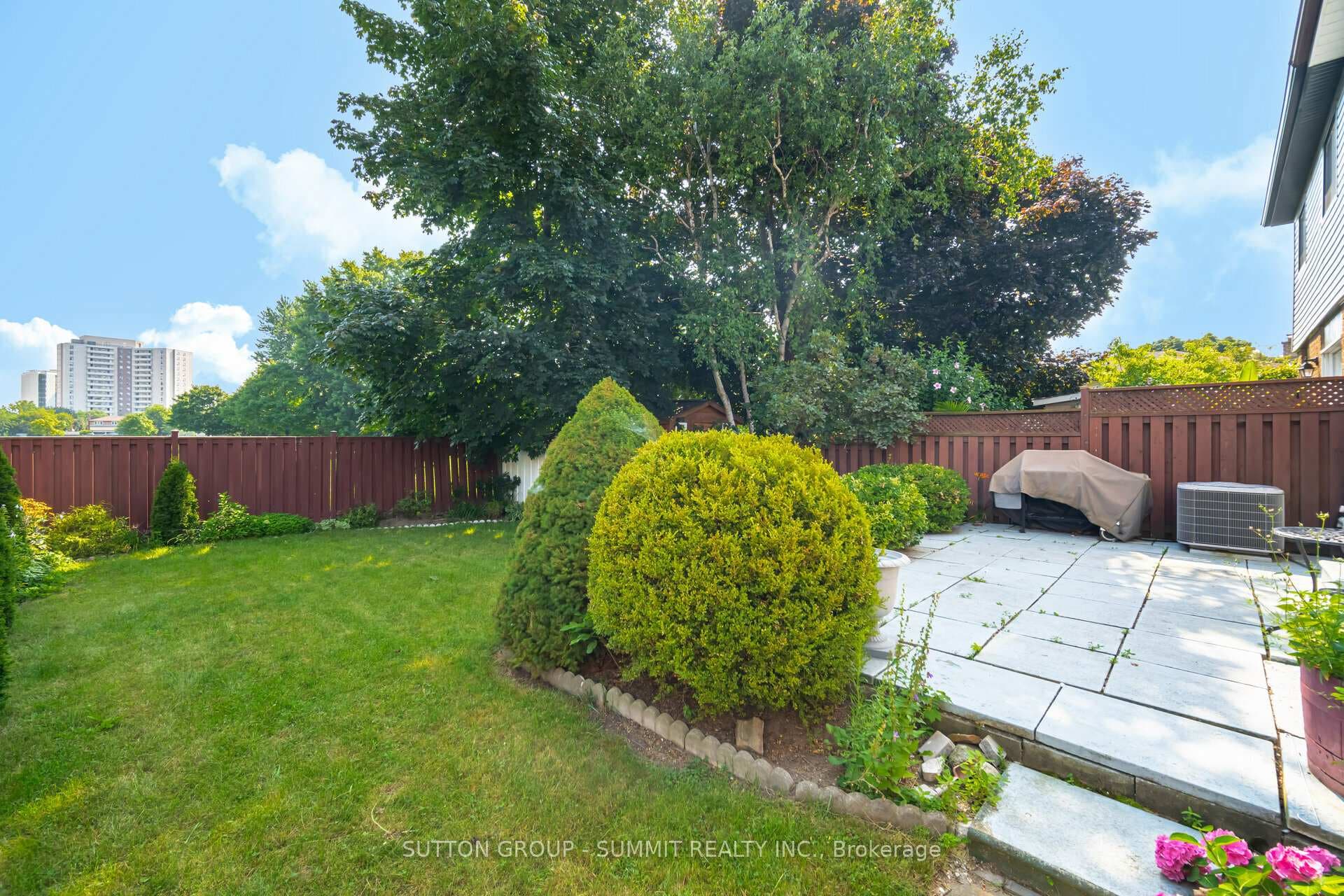 2379 Goodison Avenue photo 36