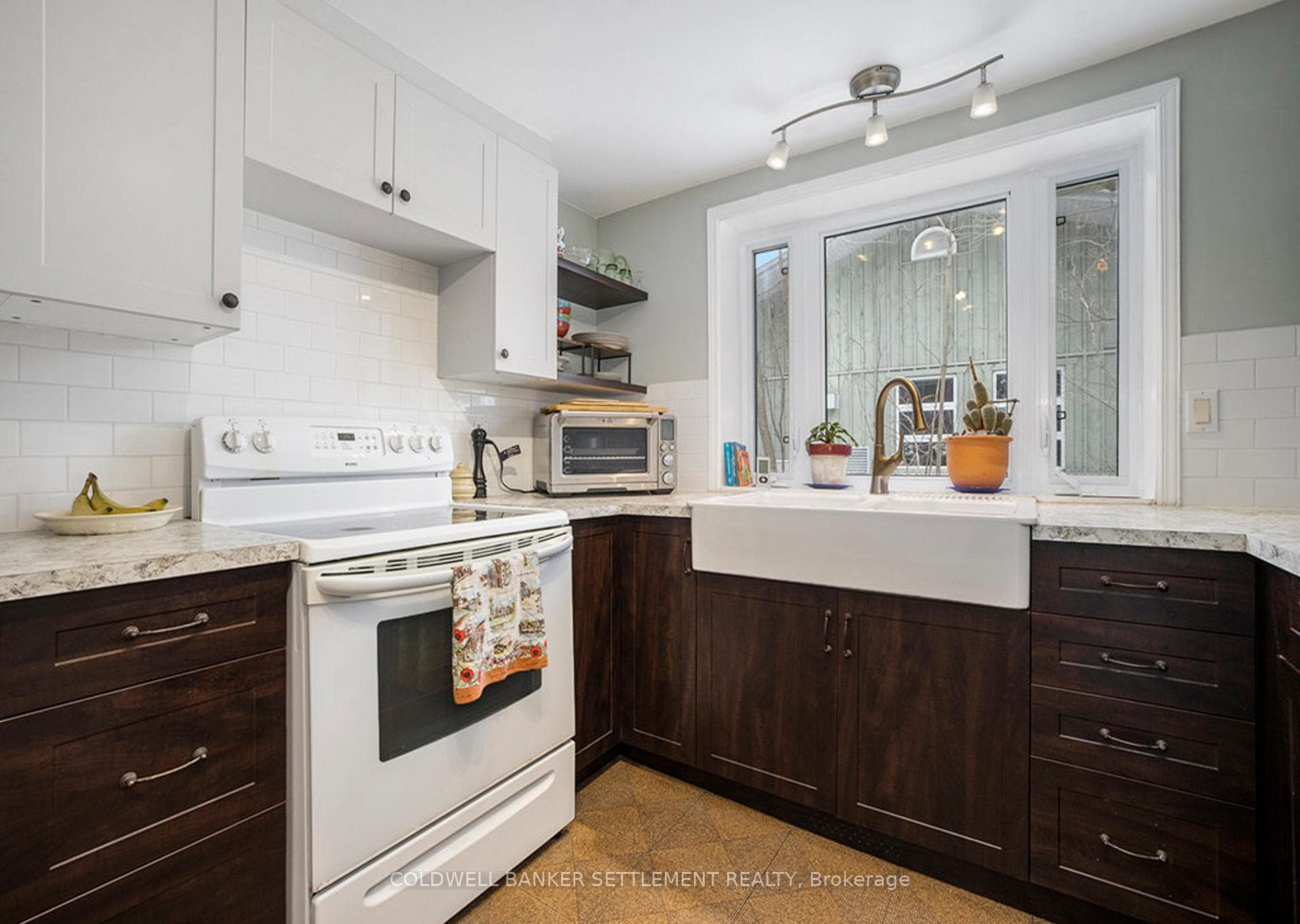 205 LEWIS Street photo 19