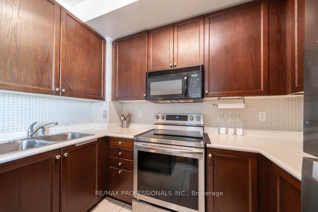 3939 Duke of York Boulevard Unit 602 photo 12