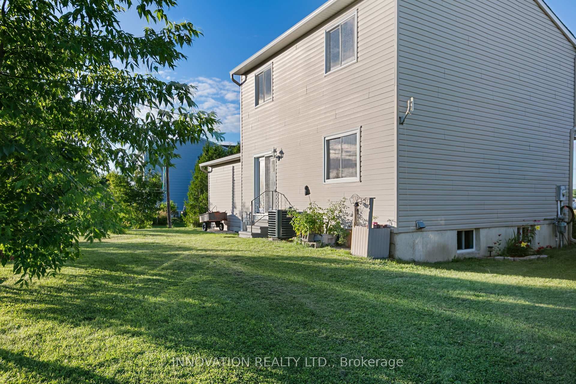 105 Cricket Crescent photo 20