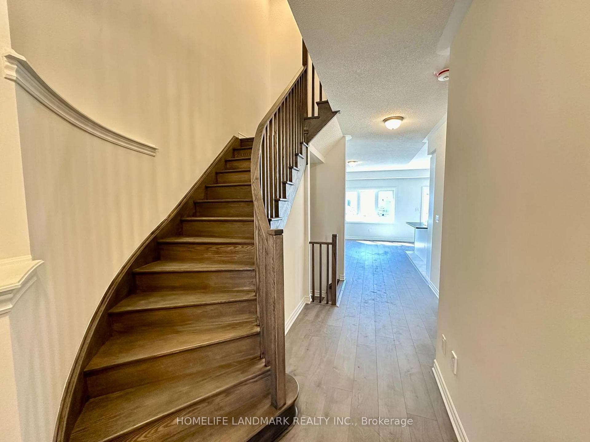 10 Sapphire Way photo 5