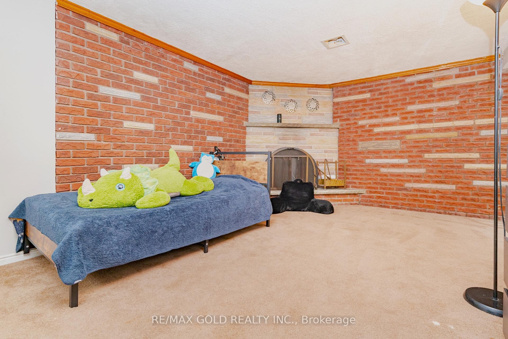 5 Earlsdale Crescent photo 27