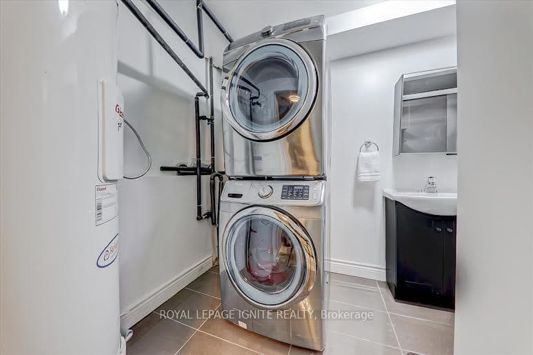 120 Murison Boulevard Unit 4 photo 24