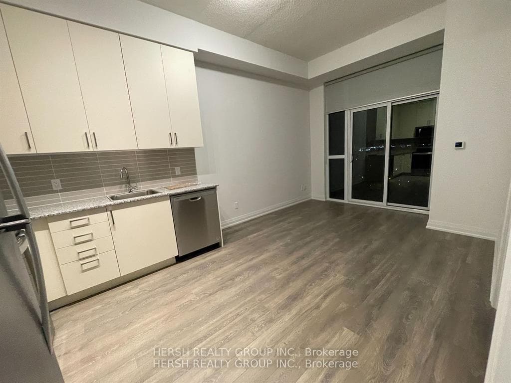 20 Meadowglen Place Unit 2807 photo 3