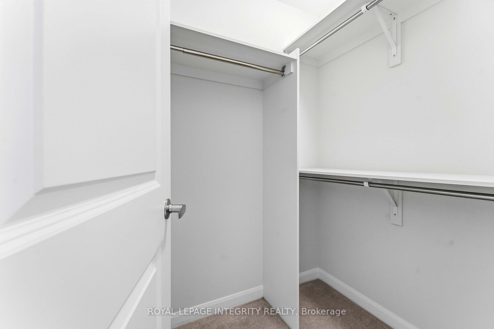 714 FAIRLINE Row photo 24