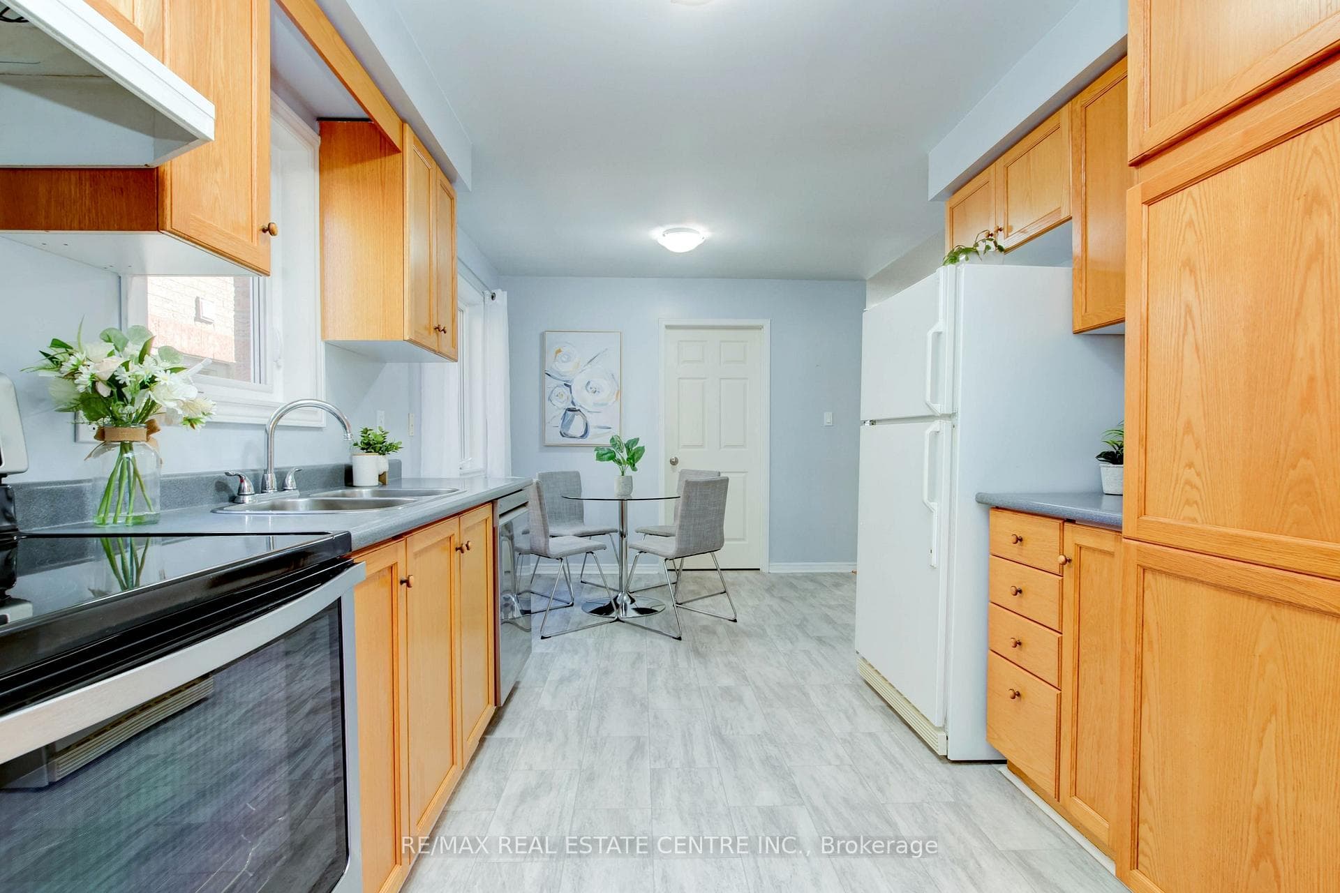 98 White Tail Crescent photo 12