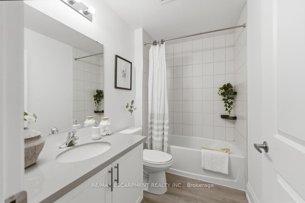5055 Greenlane Road Unit 340 photo 14