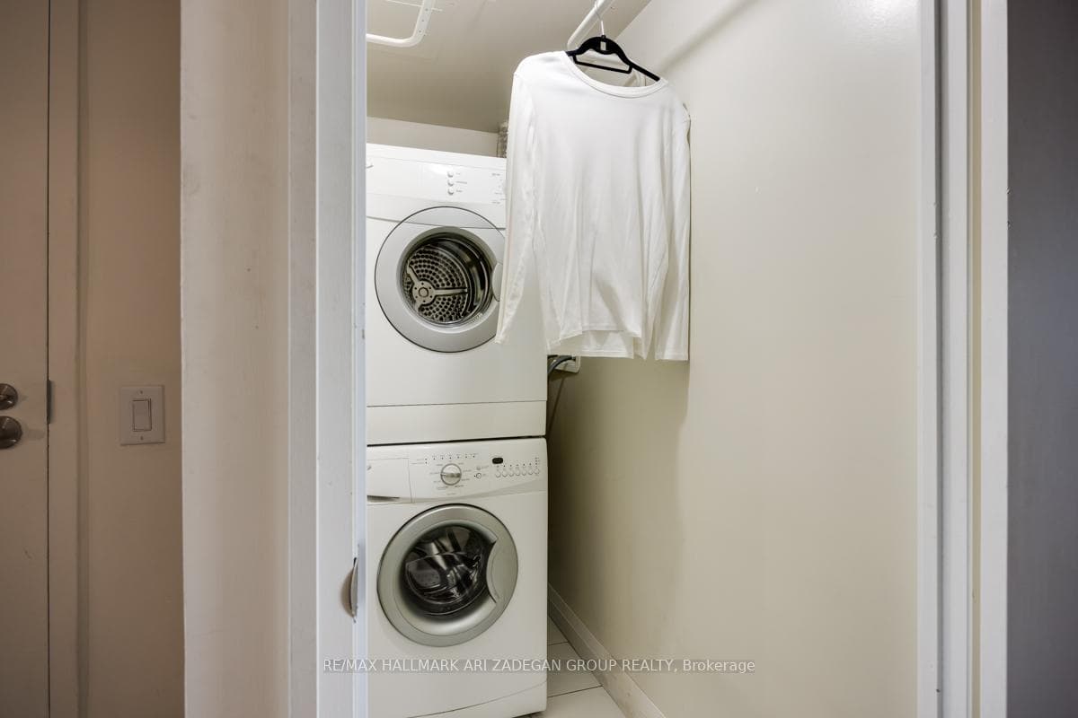 Convient ensuite laundry