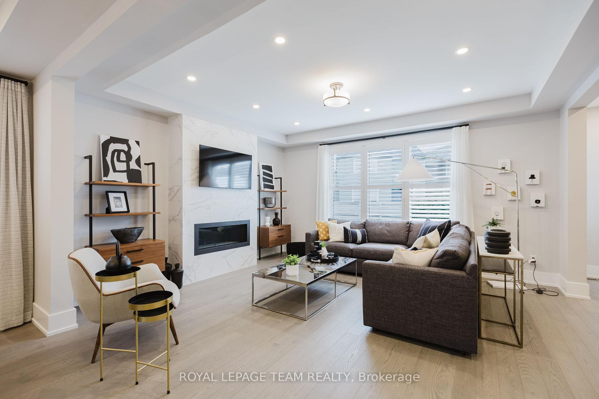 Images provided are to showcase builder finishes.