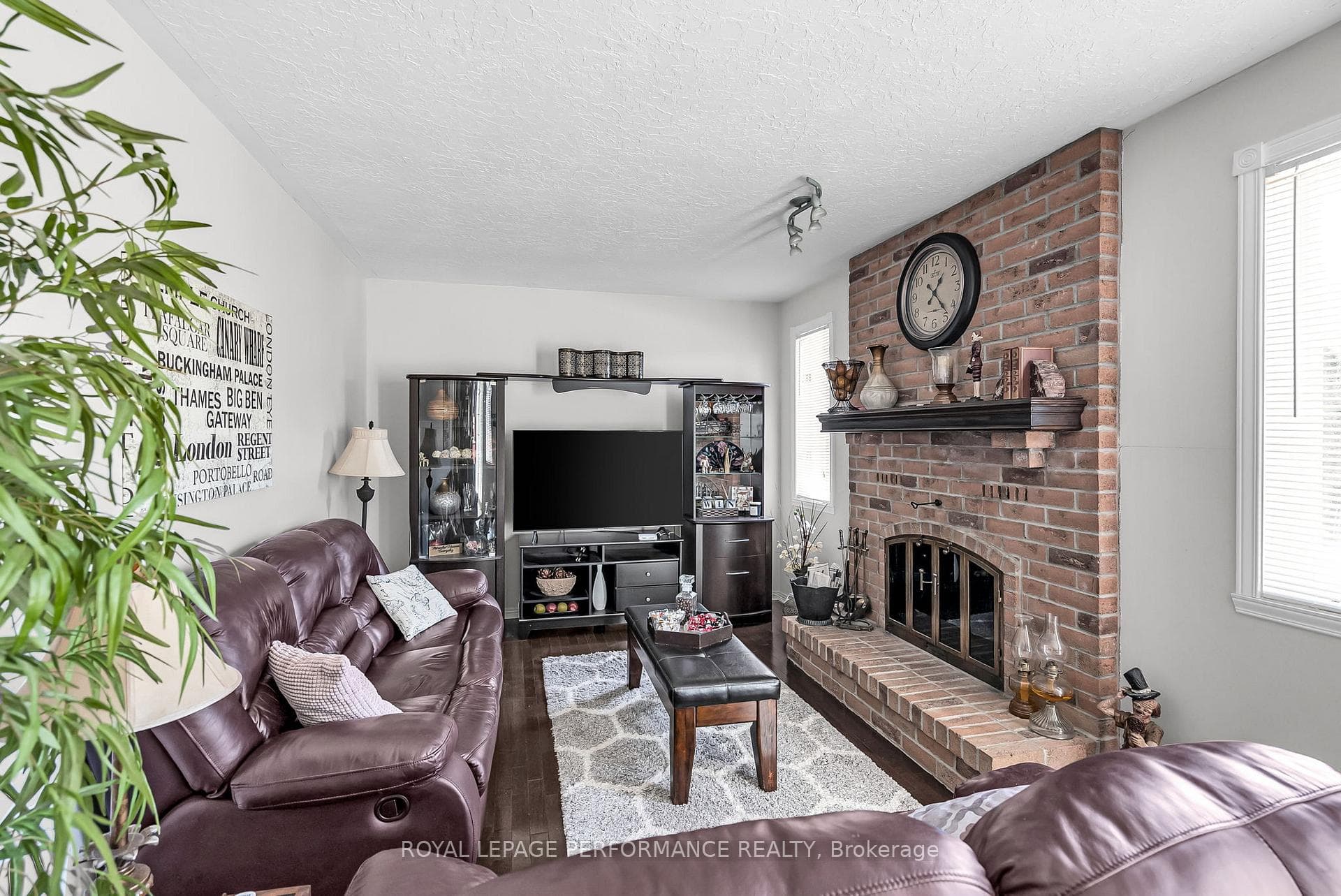 376 Sheridan Street photo 10