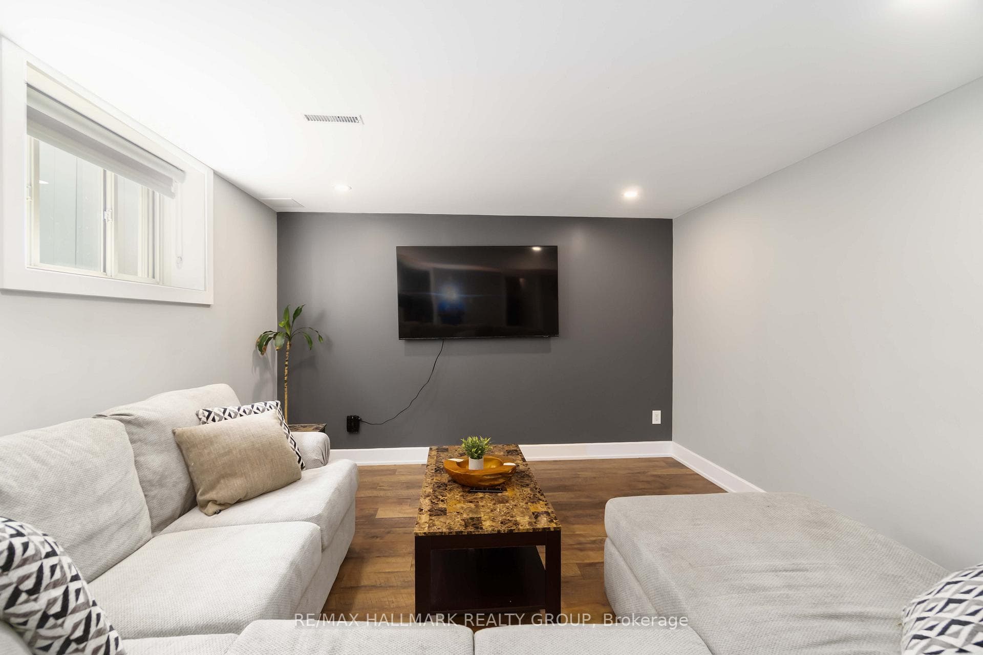 184 Bordeau Street photo 25
