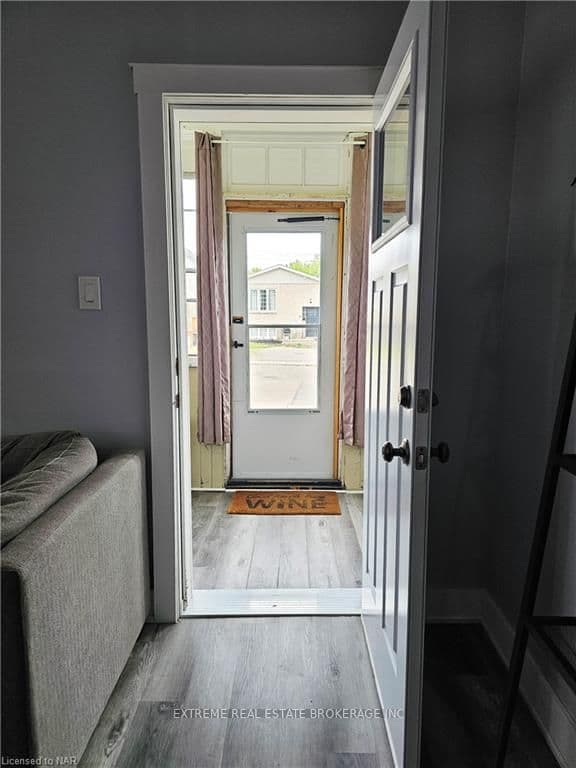 1 JOSEPHINE Street photo 8