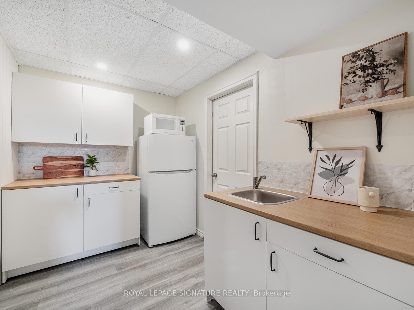 53 Blueking Crescent photo 38