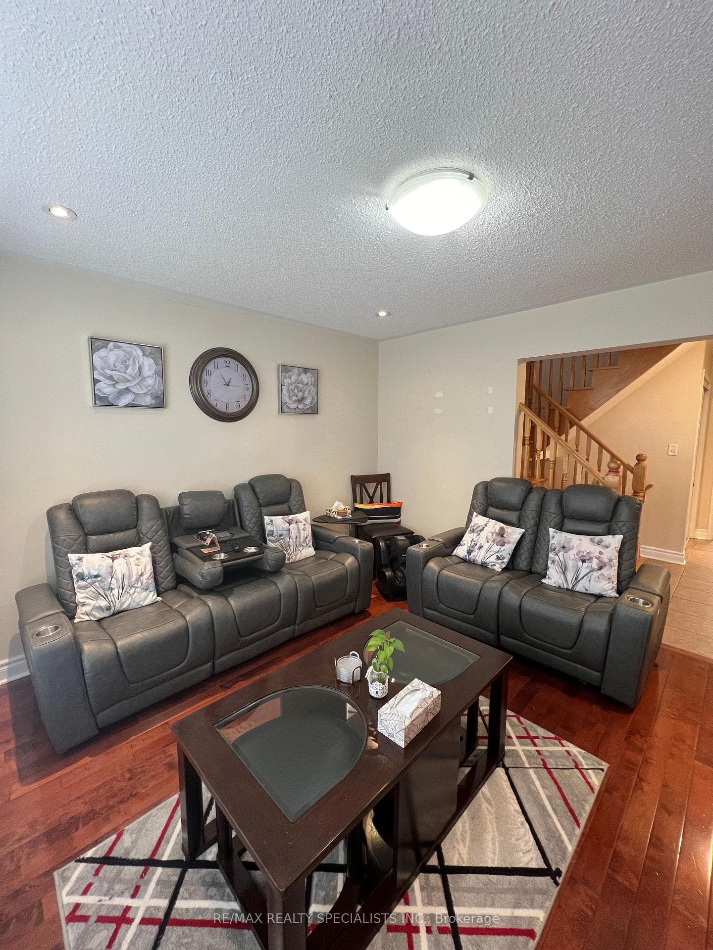860 Luxton Drive photo 11