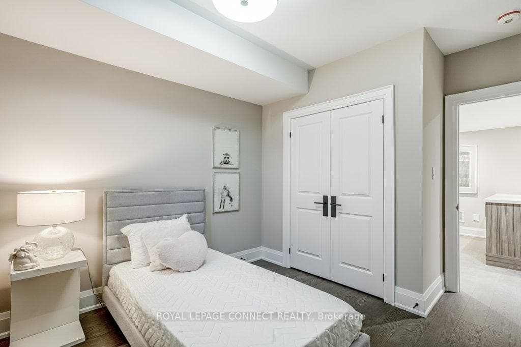 21 Esposito Court photo 37