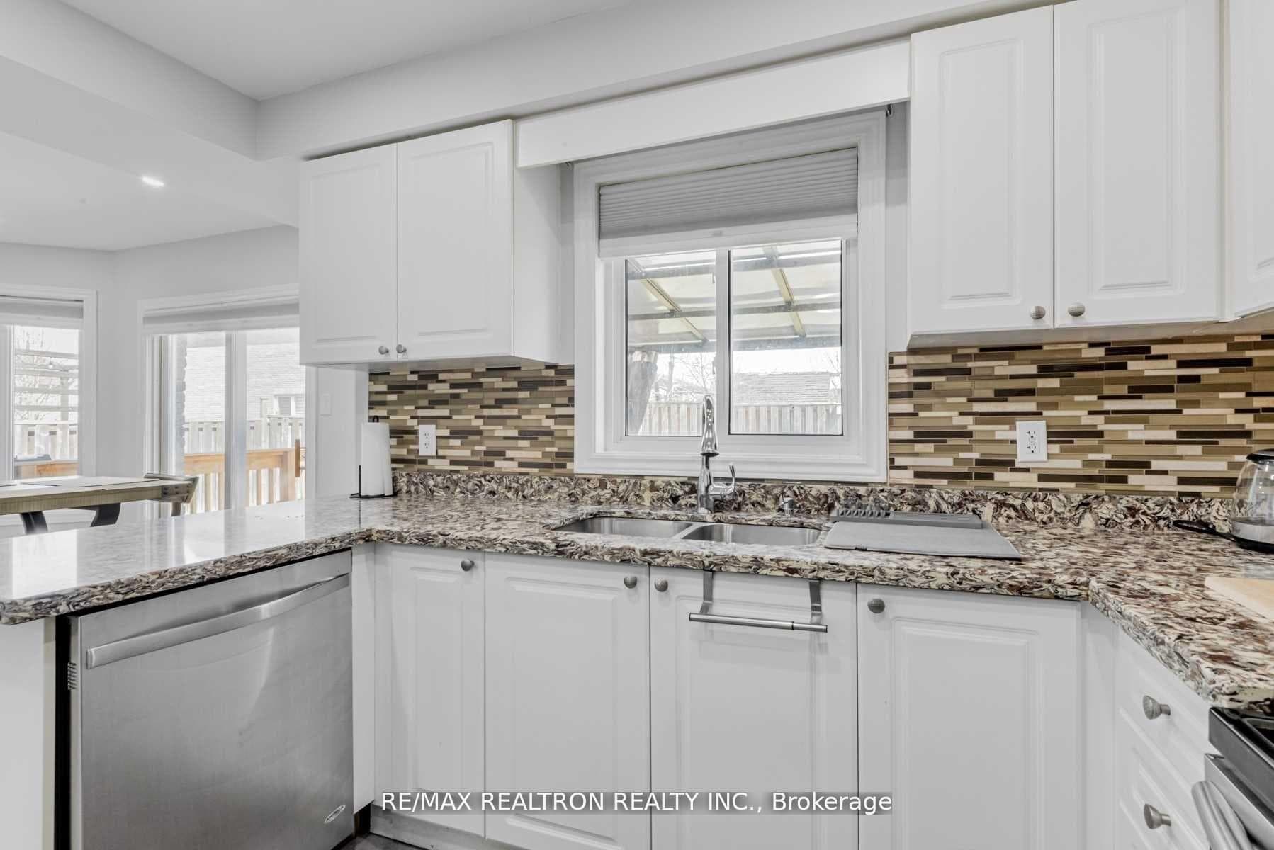 156 Dean Avenue photo 10