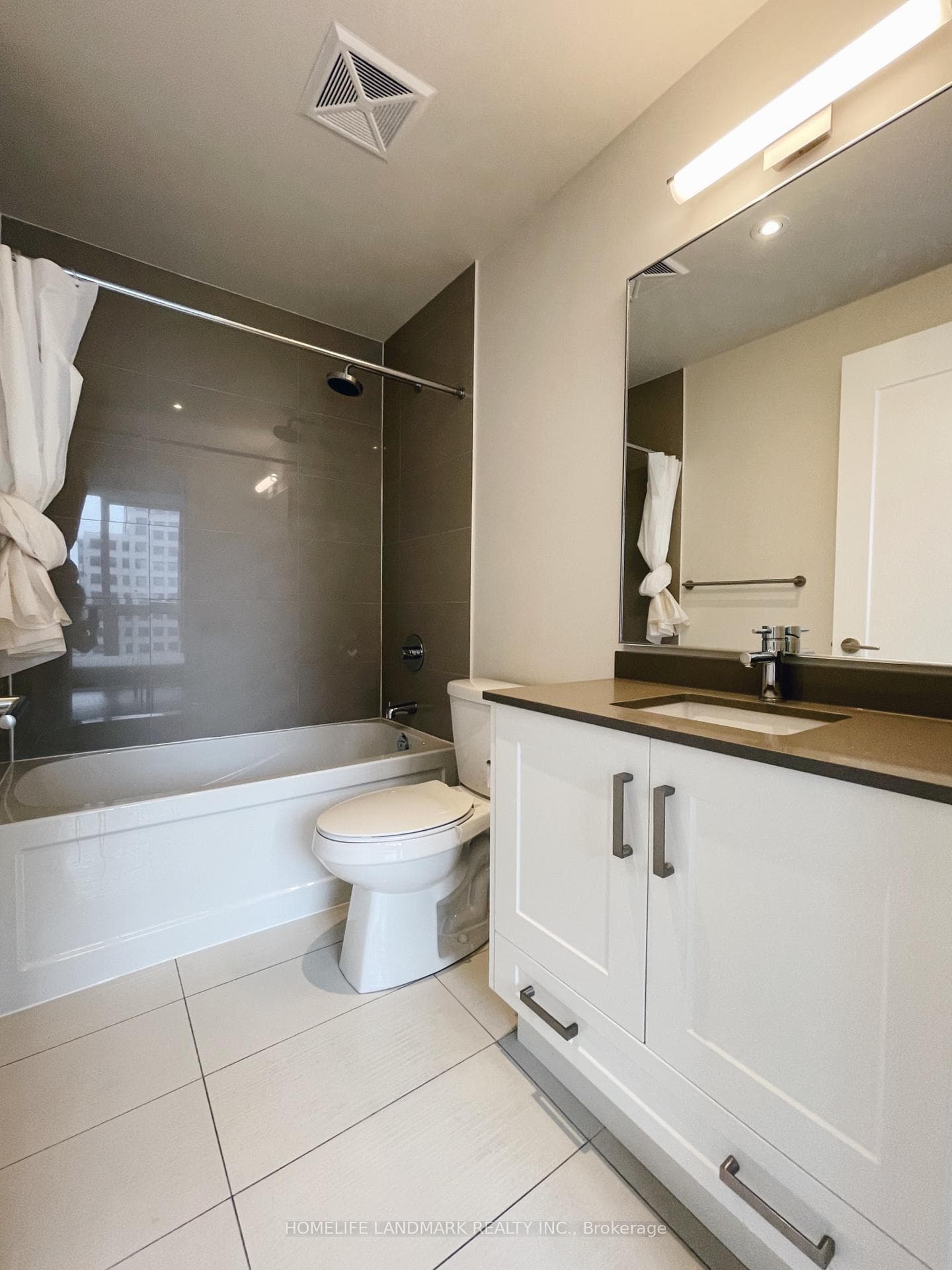 99 John Street Unit 1804 photo 8