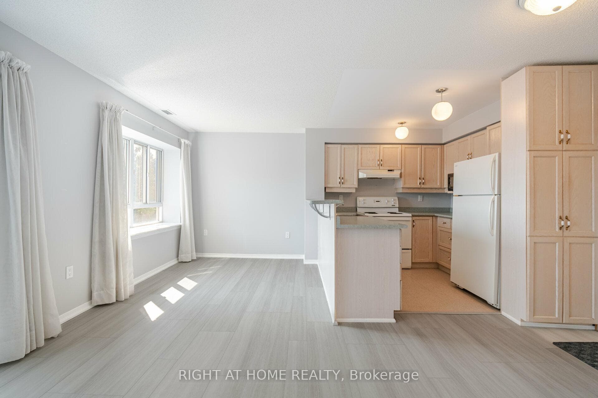1387 Bayview Avenue Unit 306 photo 10