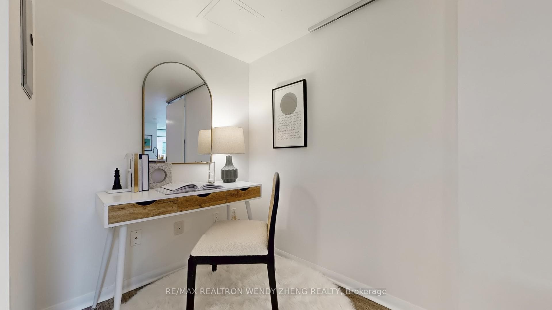 38 Grenville Street Unit 407 photo 17