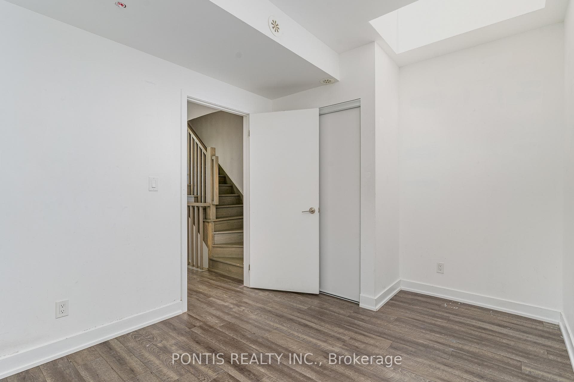 2100 Bridletowne Circle Unit 330 photo 27