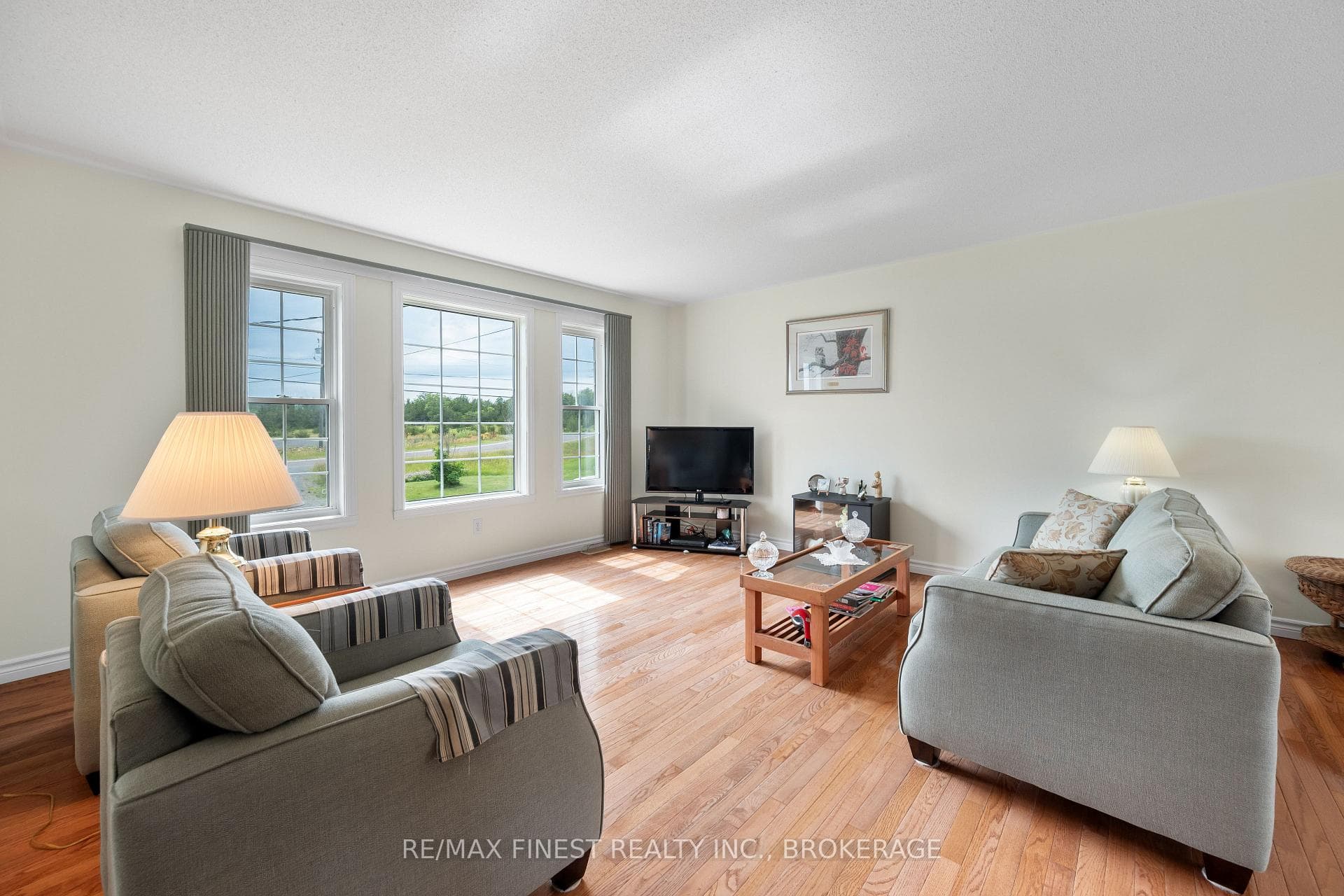 245 Pleasant Drive photo 5