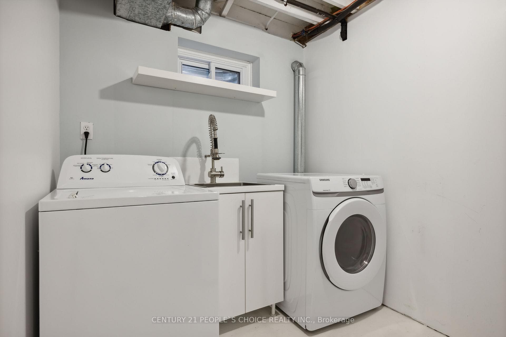 1560 Newlands Crescent Unit 44 photo 35
