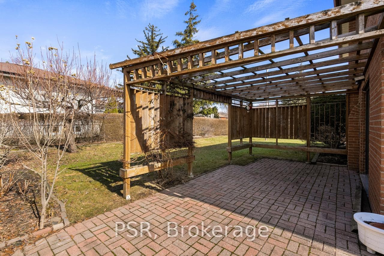 1197 Greyowl Point photo 5