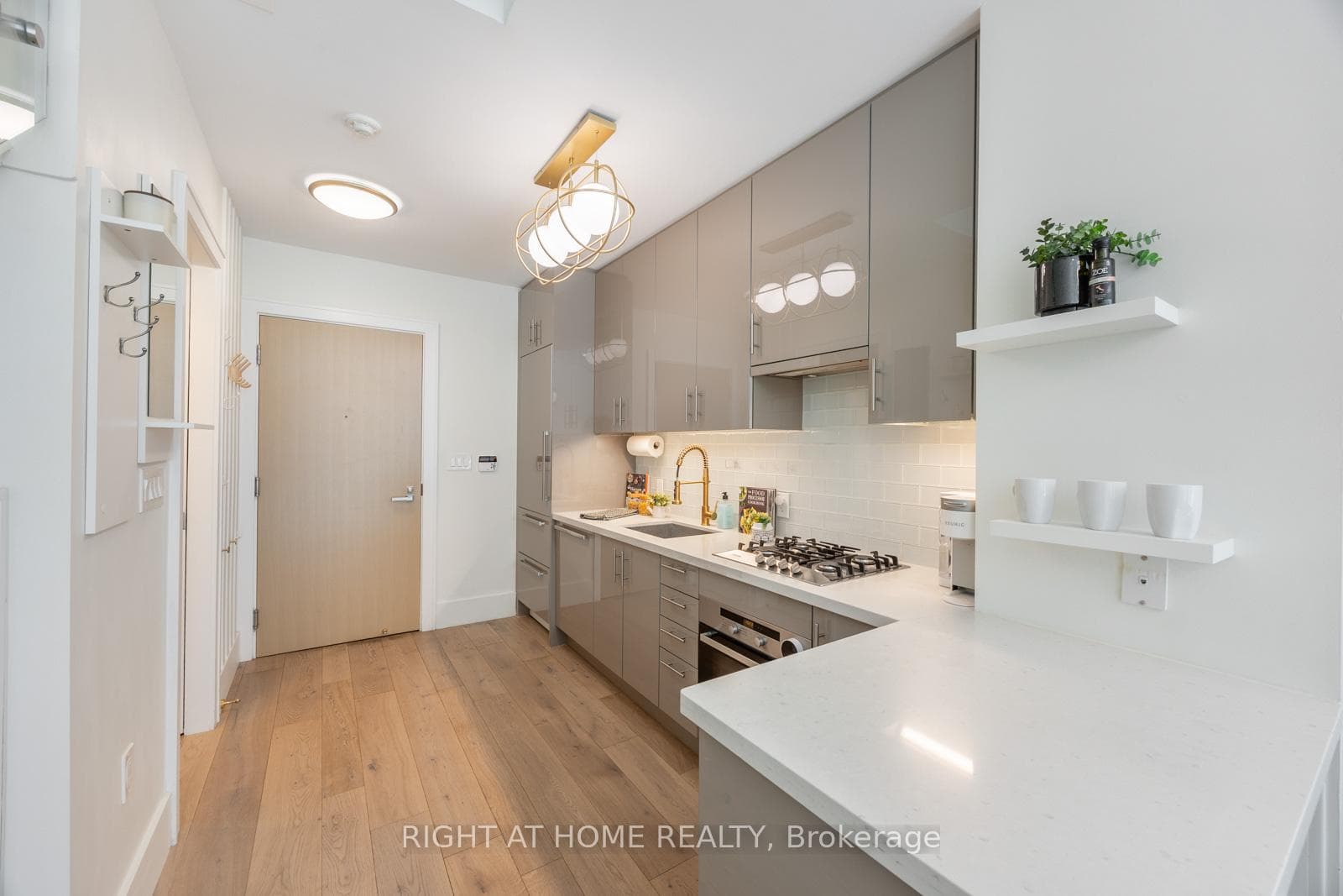 39 Queens Quay Unit 129 photo 12