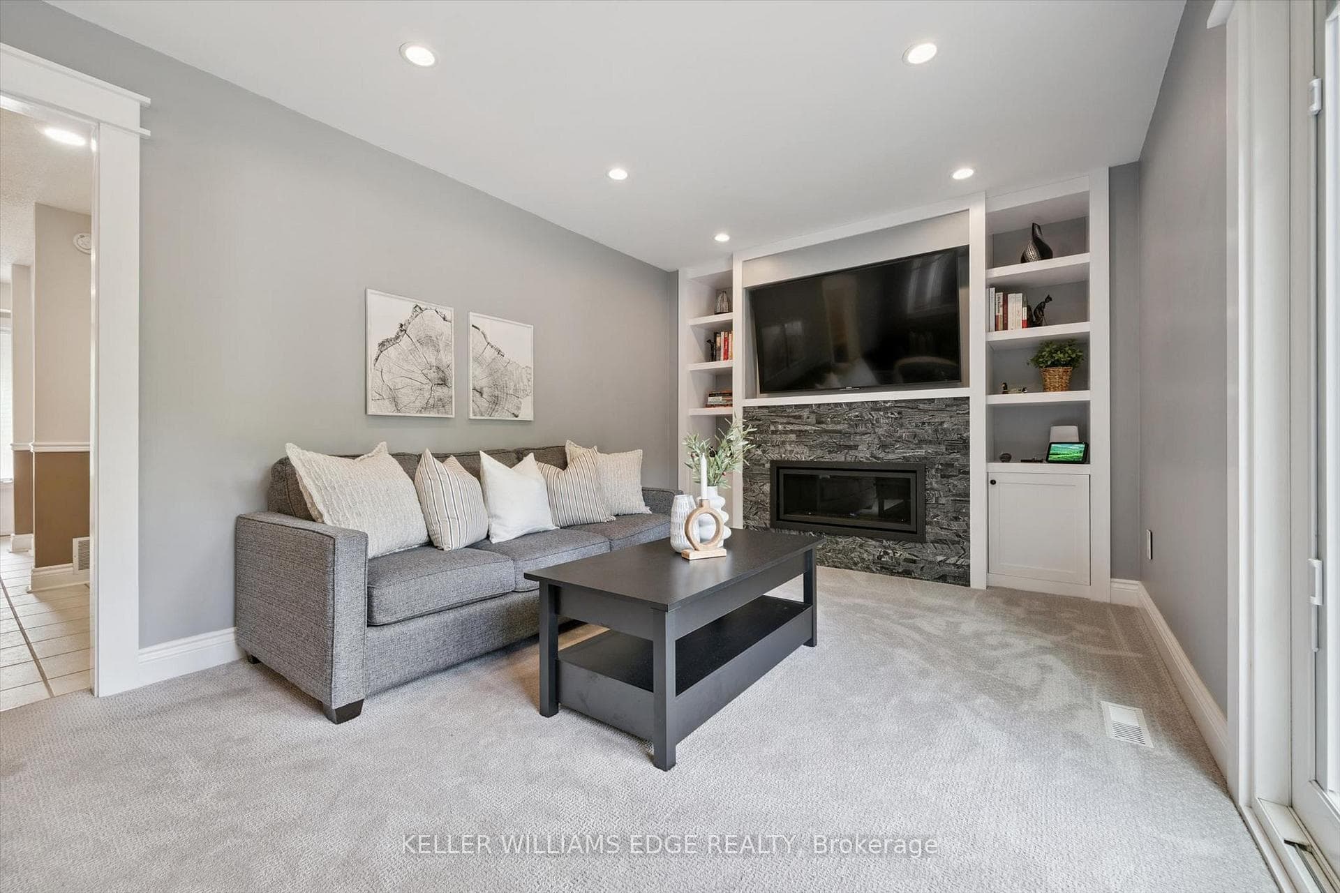 495 Tipperton Crescent photo 7