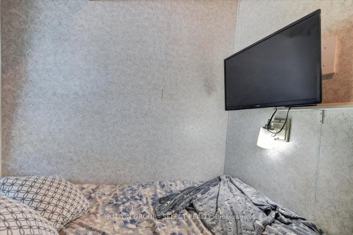 8685 Rock Glen Road Unit 402 photo 13