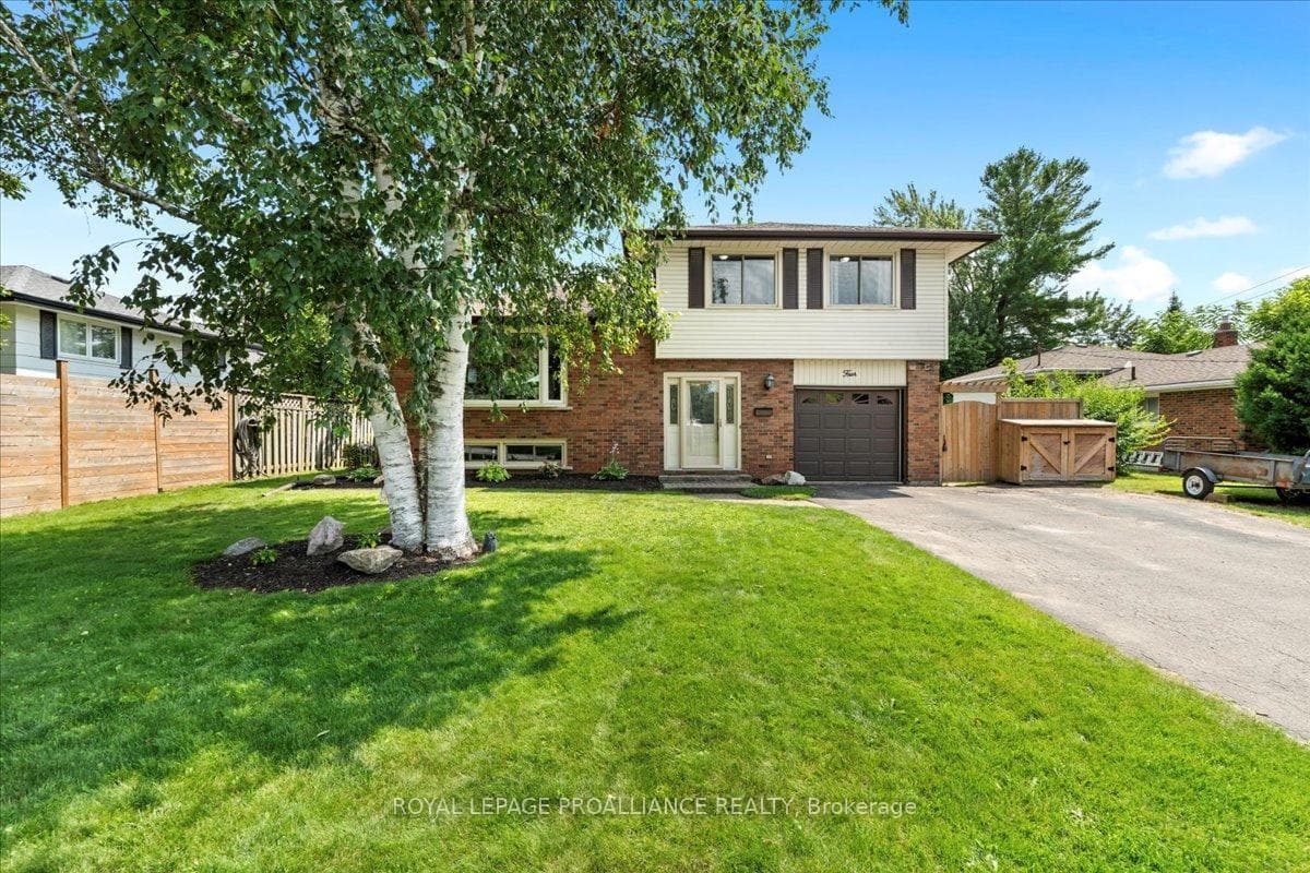4 Lexington Crescent photo 37