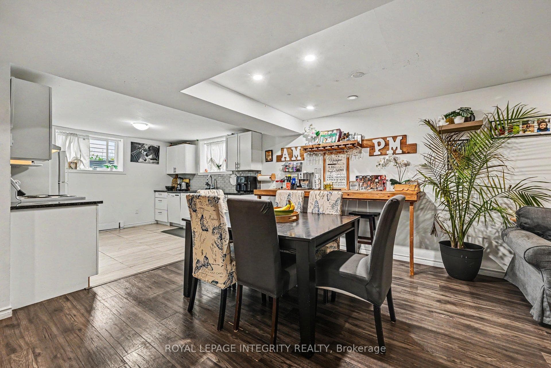 104 Viewmount Drive photo 19