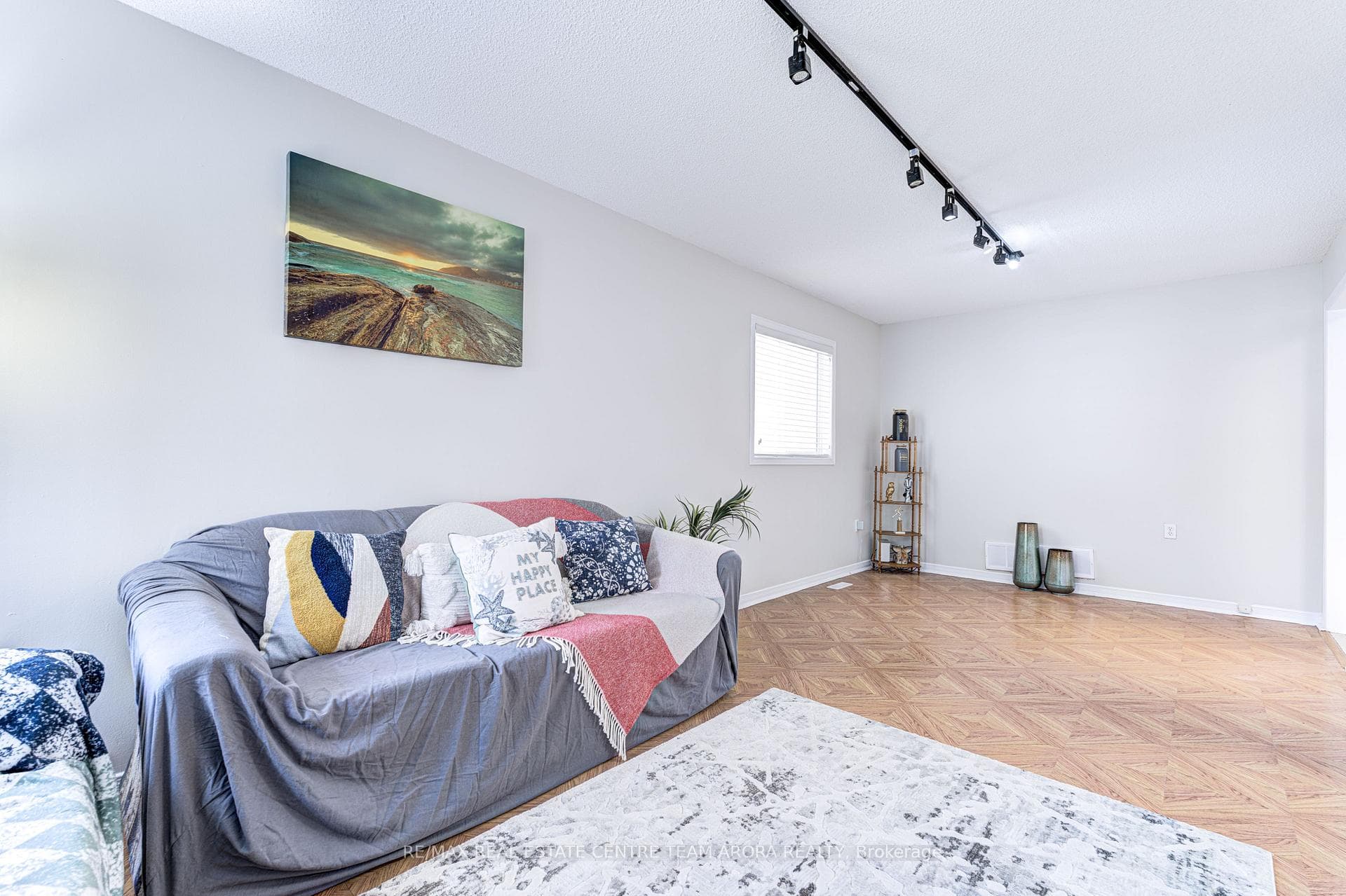 29 Canarvan Court photo 6