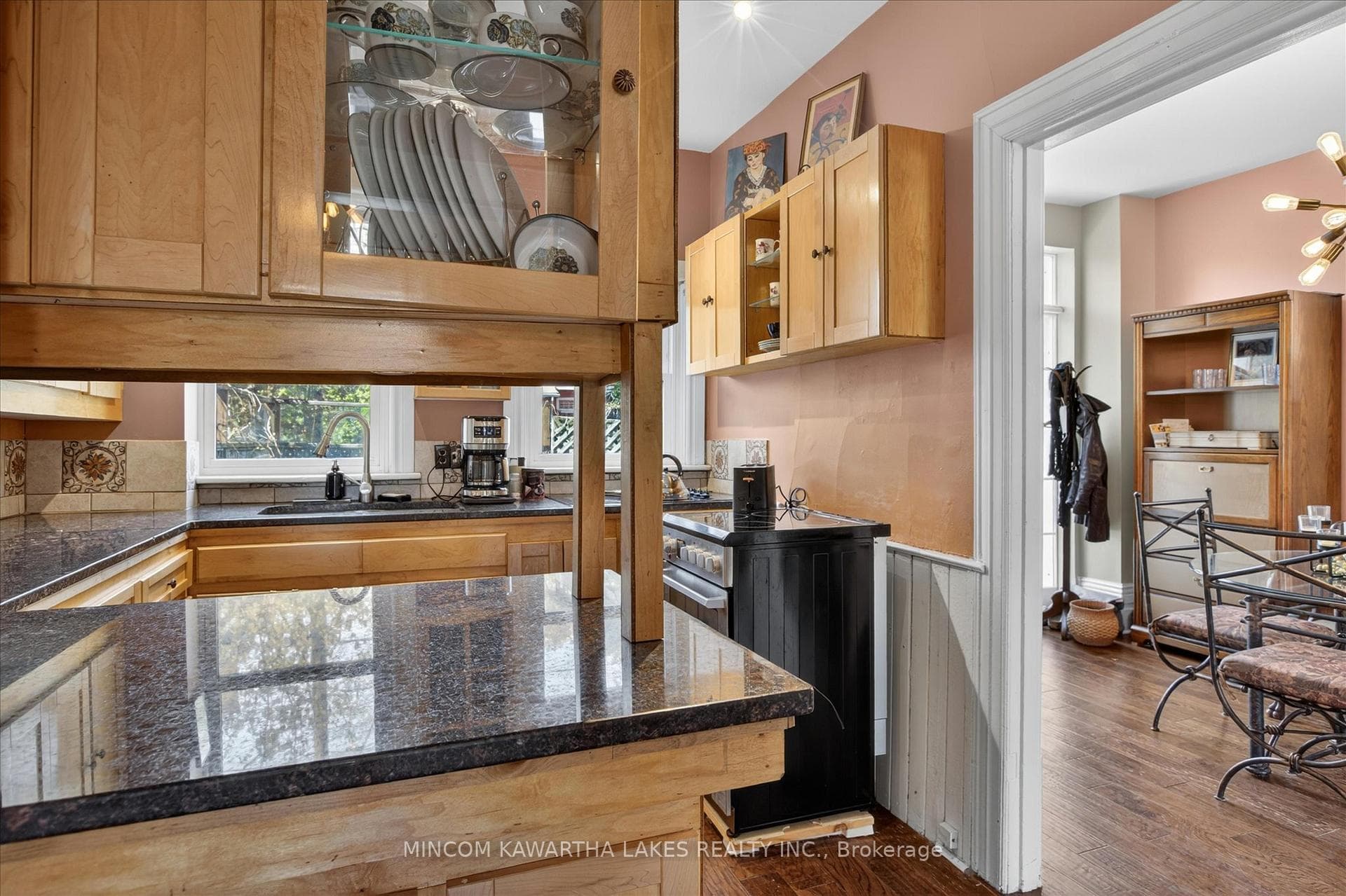 494 Charlotte Street photo 18