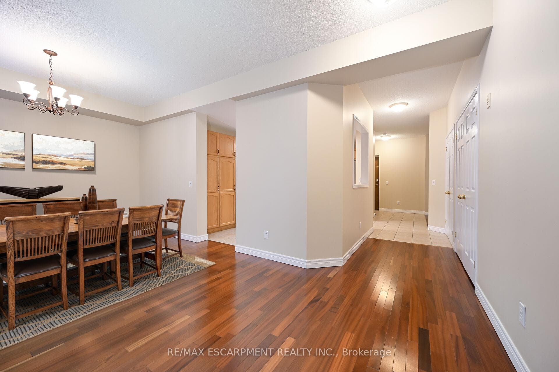 2000 Creekside Drive Unit 501 photo 13